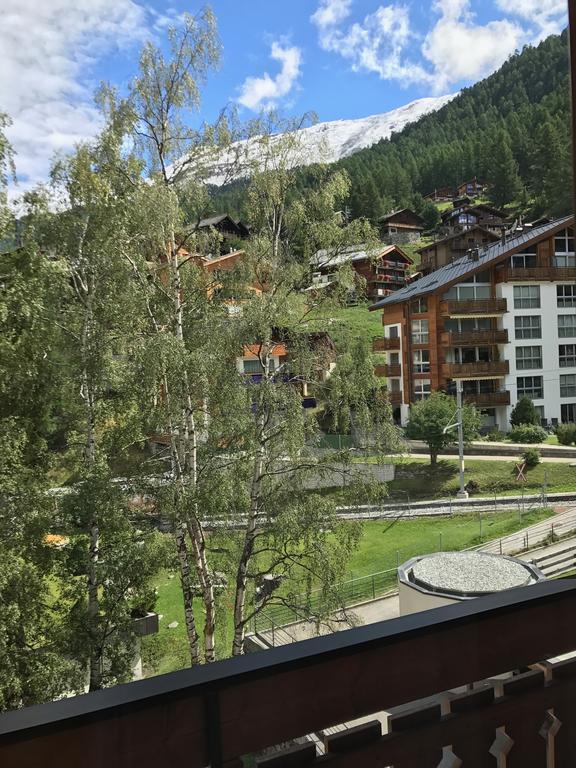 Chalet Guggenbiel Цермат Екстериор снимка