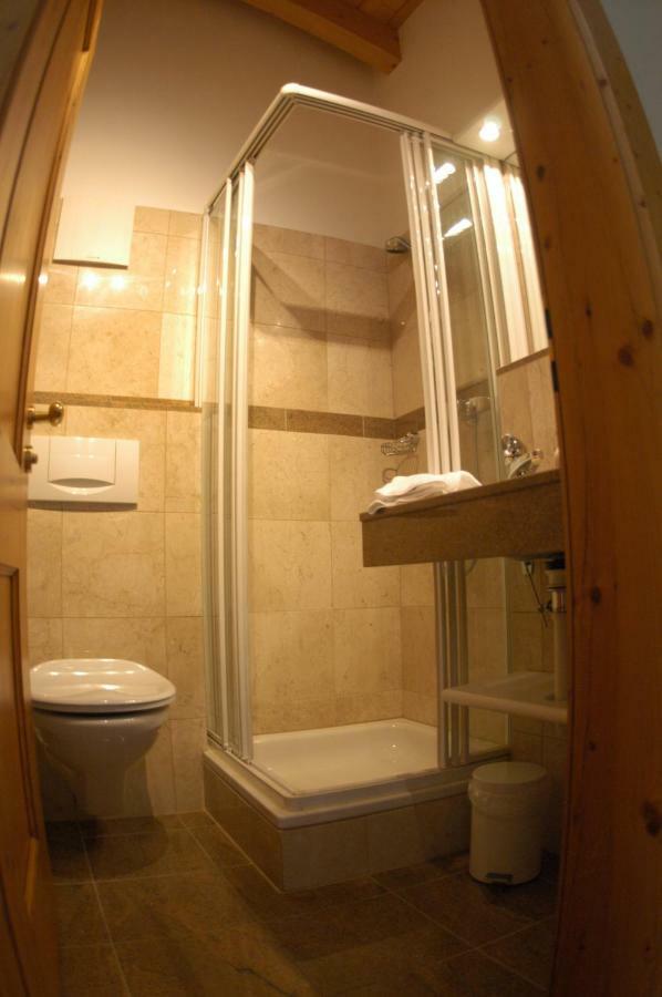 Chalet Guggenbiel Цермат Екстериор снимка